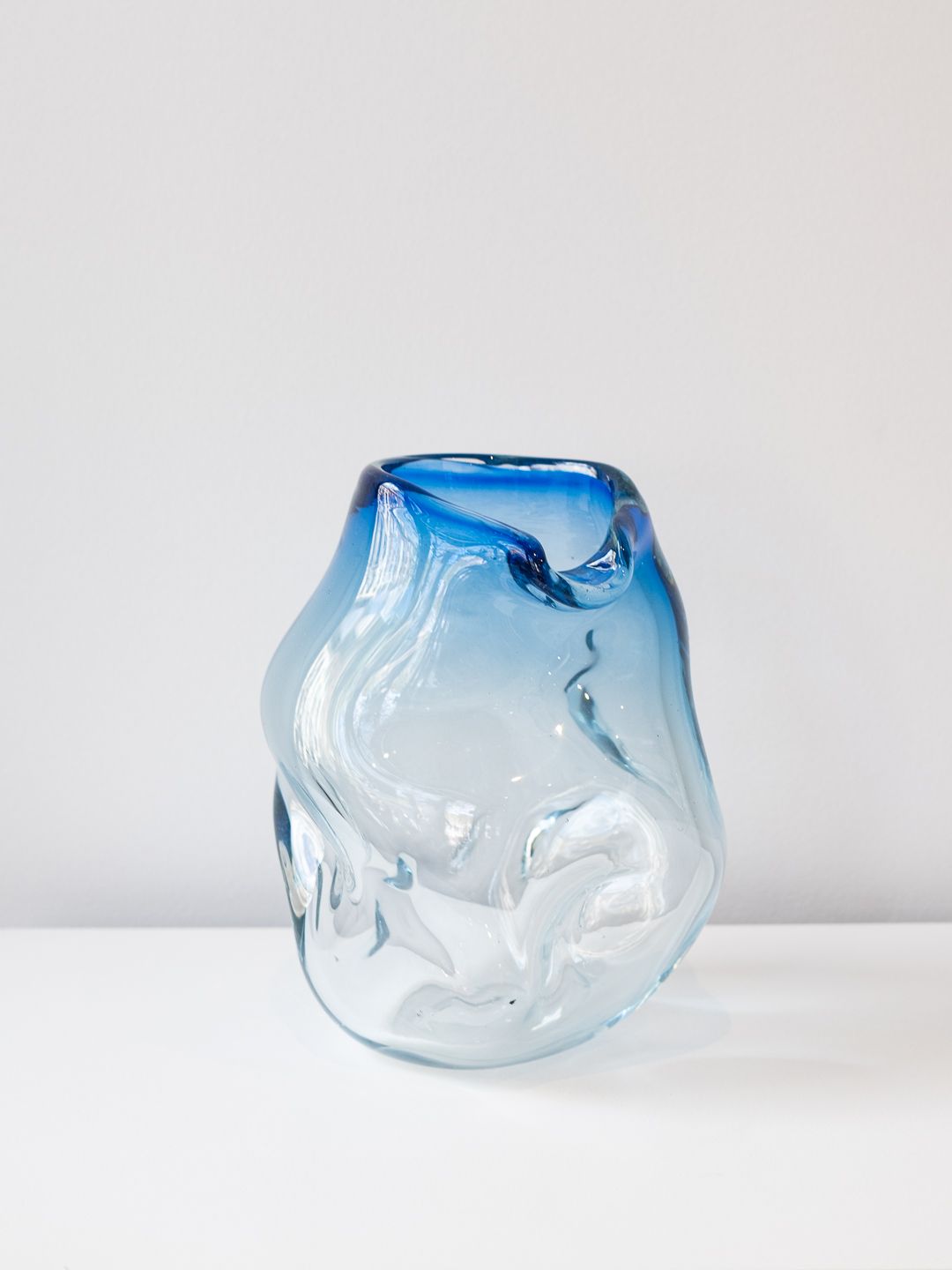 Vase irregular blue