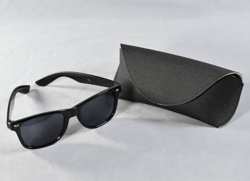 Étuis à lunettes noir intérieur vert