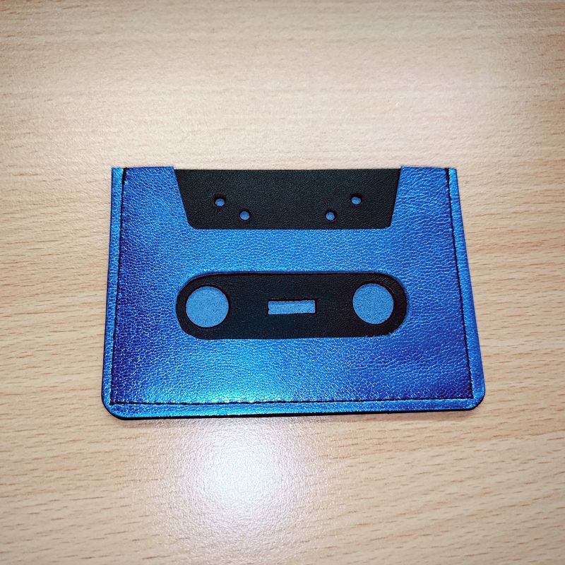 Porte-cartes K7 retro bleu métallisé