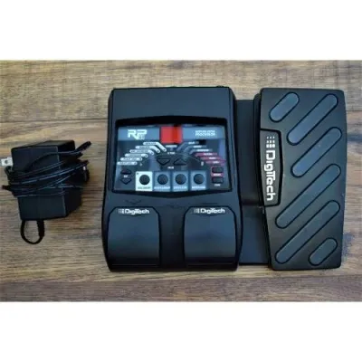 Digitech RP90 effect pedal with wah and drums