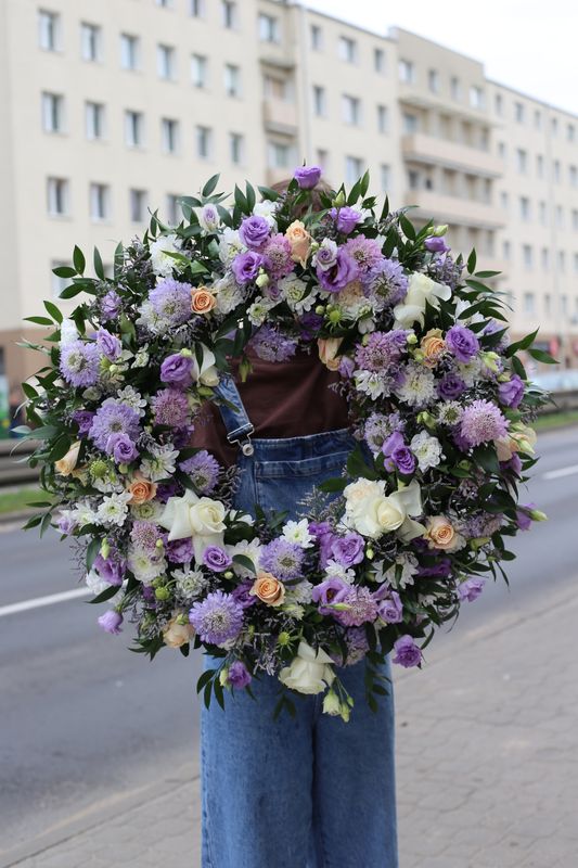 Wieniec rzymski z fioletem