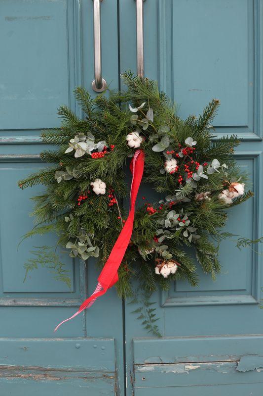 Wianek świąteczny ilex i bawełna 