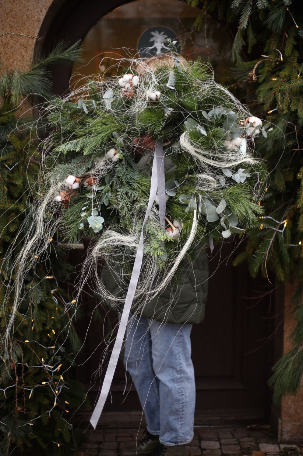 Wianek świąteczny z bielą 