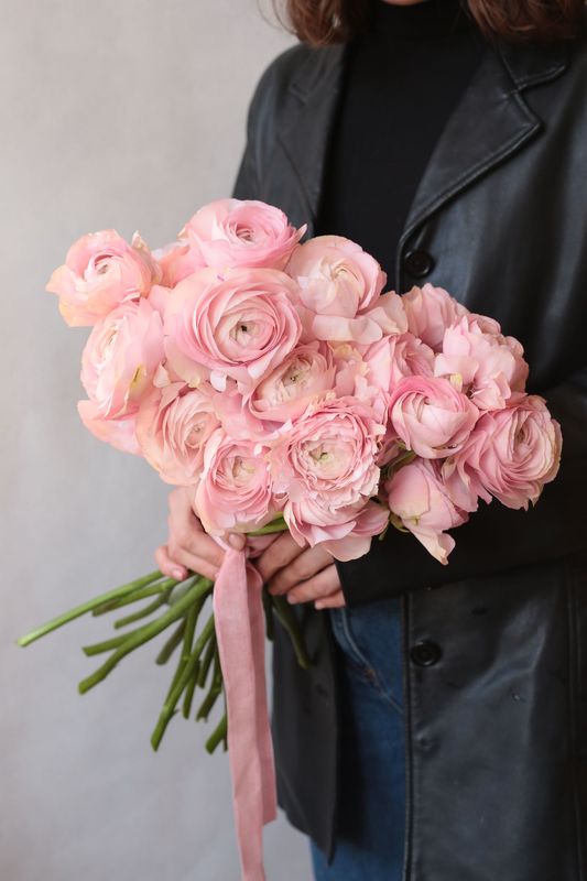 Bukiet różowych jaskrów