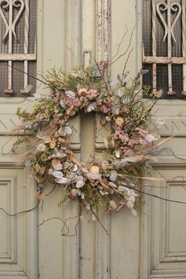 Wianek z baziami i lunarią