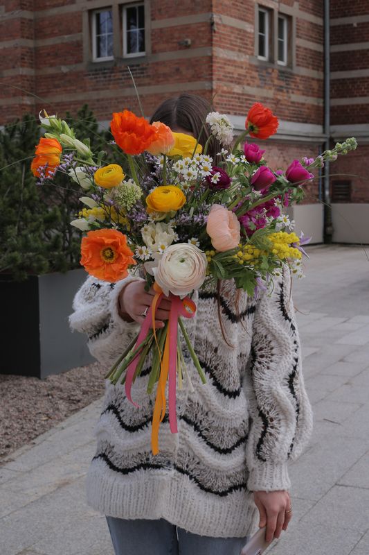 Bukiet wiosennych kwiatów kolorowy