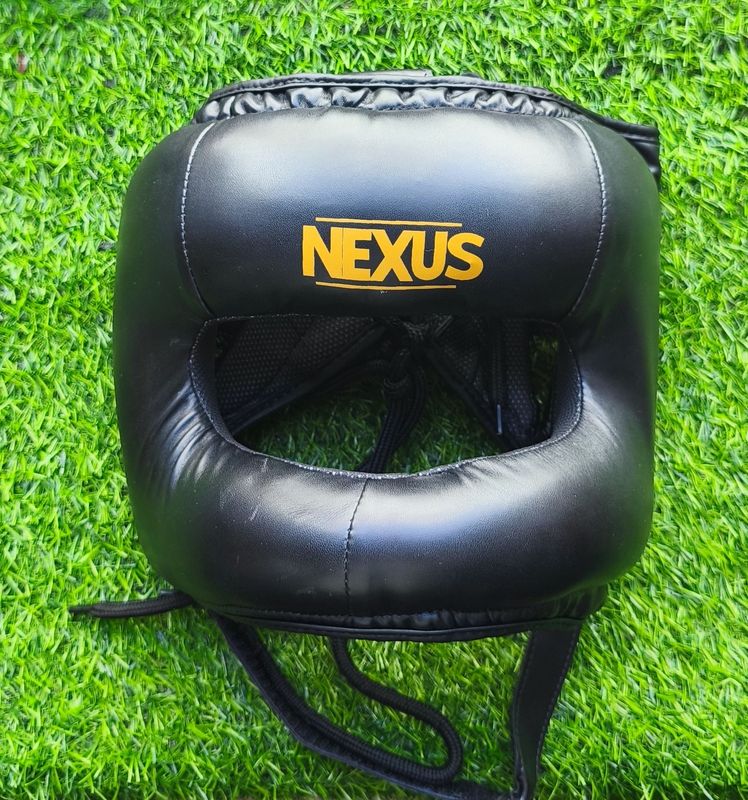 Casco de Boxeo con Barra Frontal NEXUS