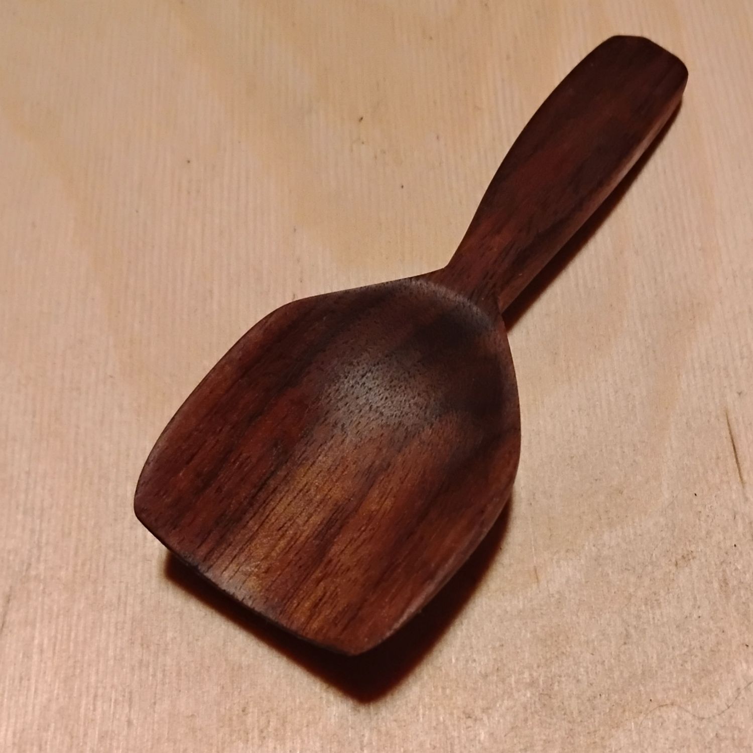 Decor Scoop / Handcrafted Walnut Kitchen Scoop