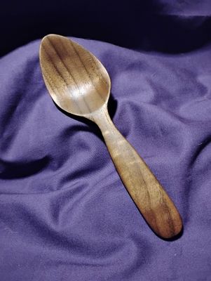 Walnut Hand Carved Eater