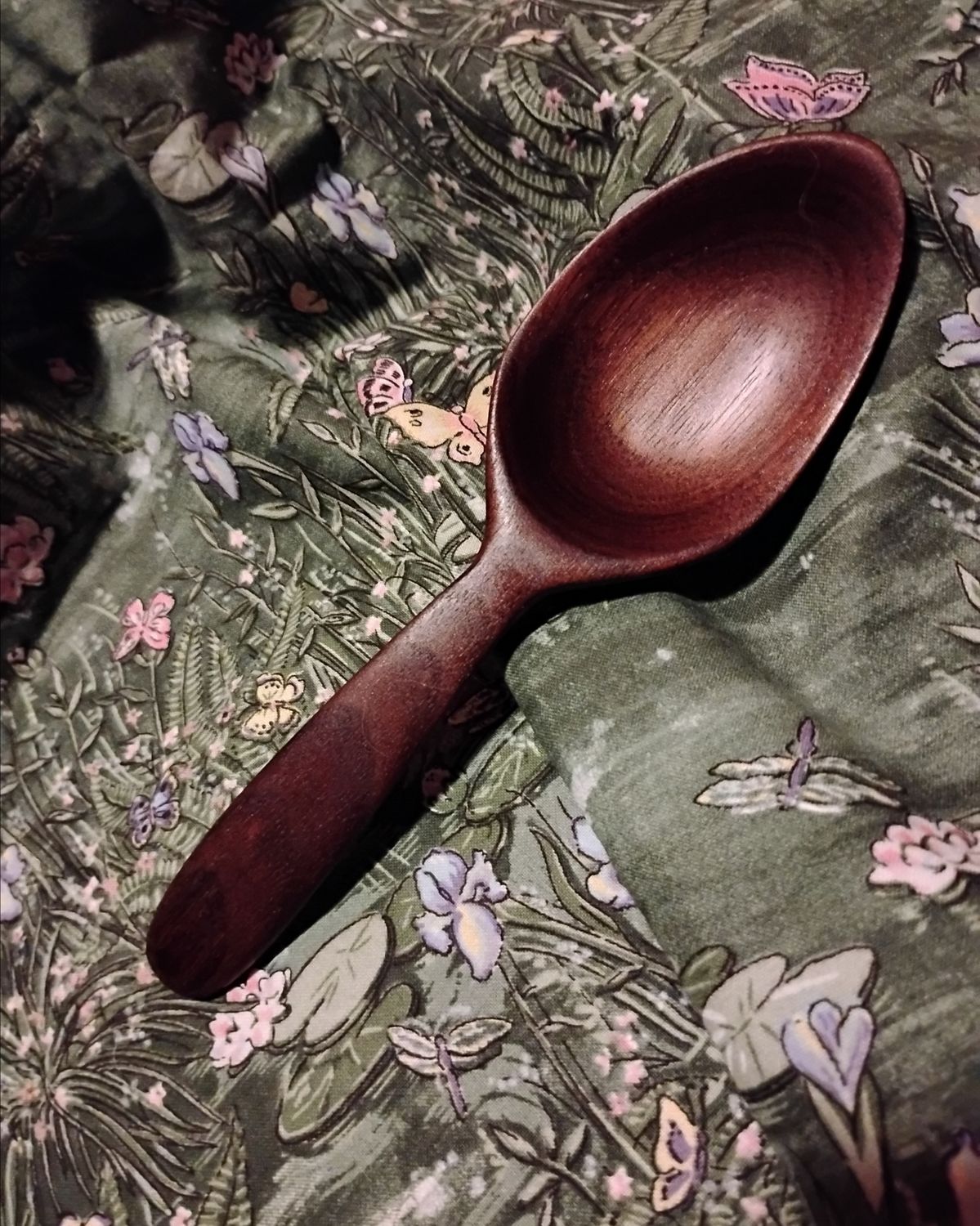 Eater / Walnut Spoon / Hand Carved Spoon / Walnut Eater