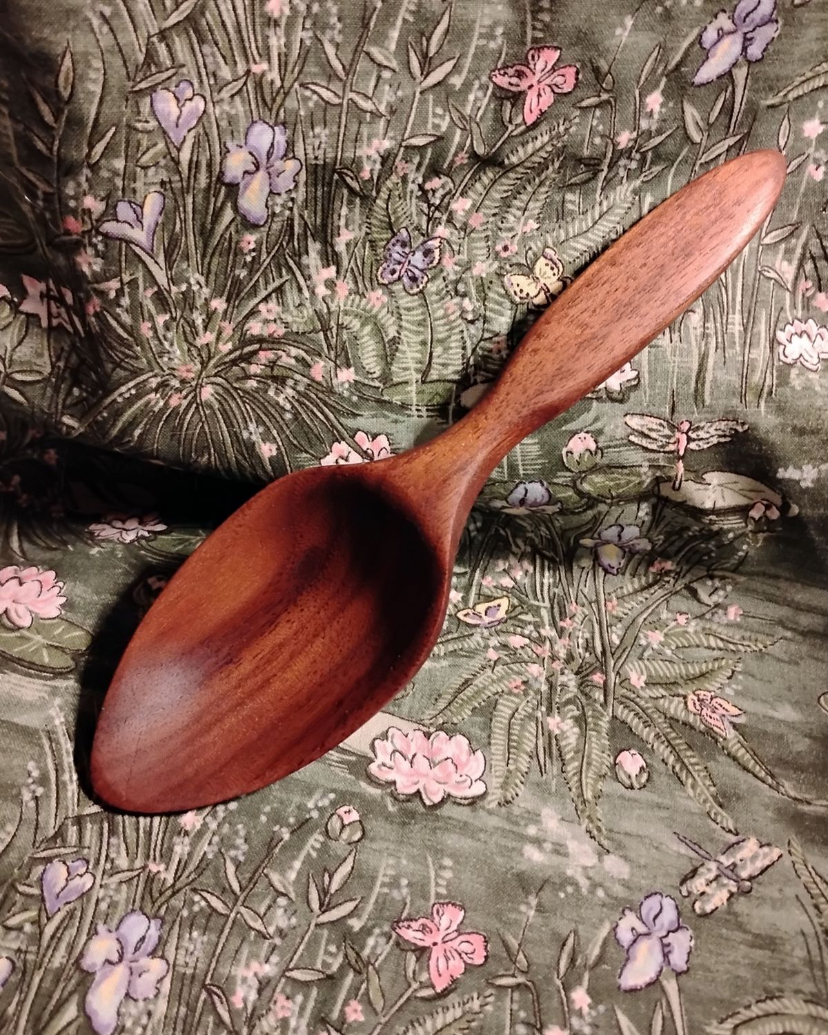 Chowder Spoon / Hand Carved Walnut Eater