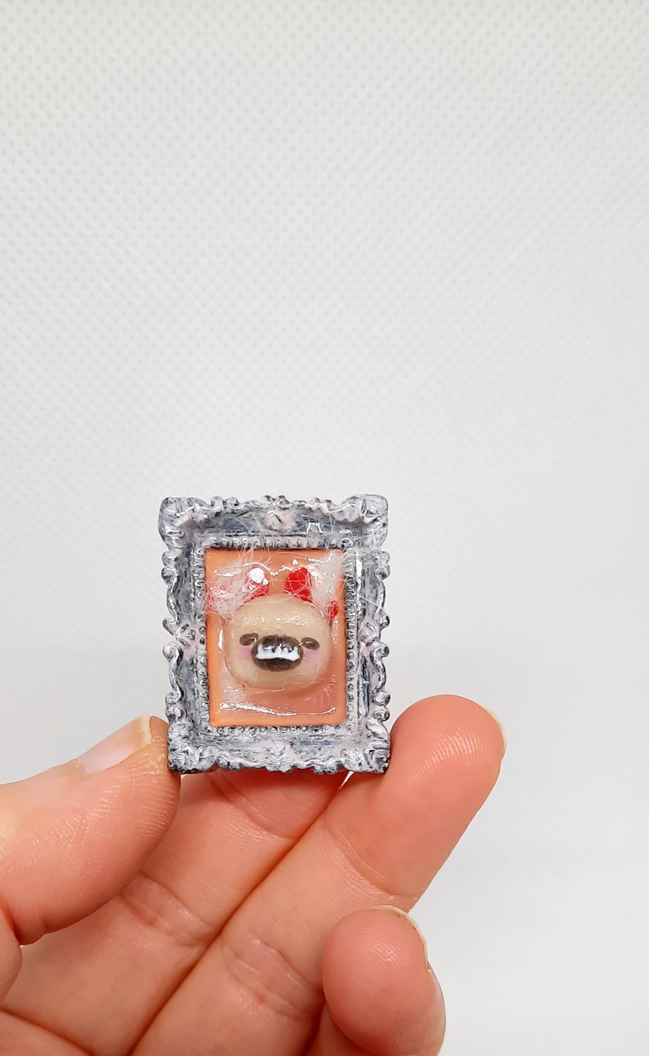 Little Moonnana Selfie Brooch