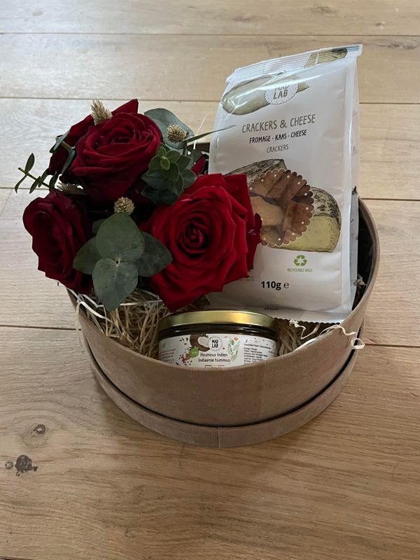 Valentijn bloemstuk rood