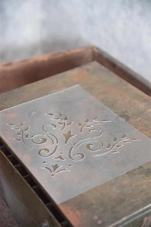 Pochoir fleur d'angle