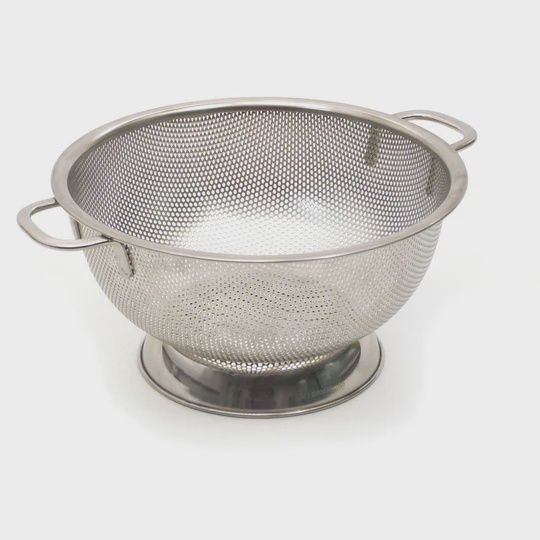 PRECISION PIERCED COLANDER 3QT