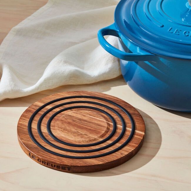 Magnetic Wooden Trivet - Acacia Wood with Black Silicone Rings
