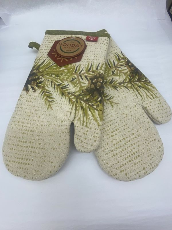 Shimmer Pine Cone Oven Mitt Set Of 2 Green