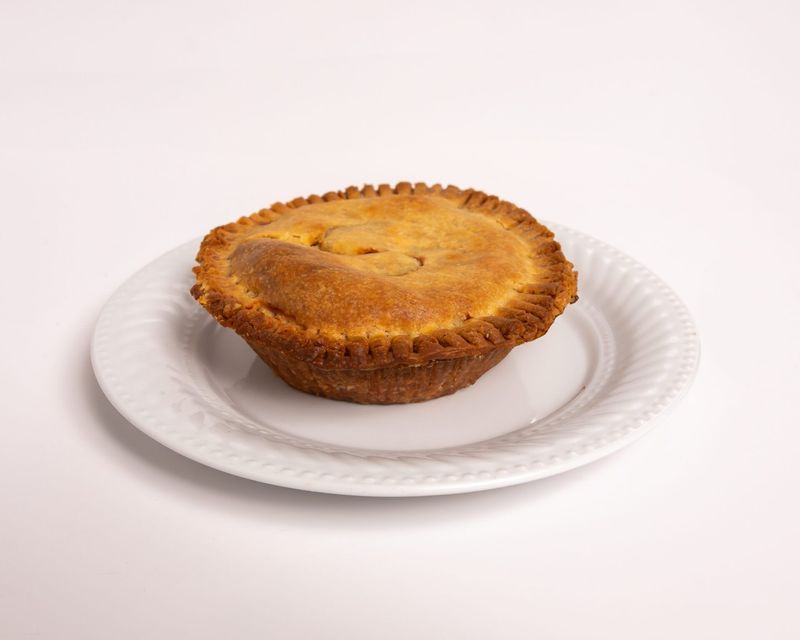 STEAK & VEGETABLE PIE