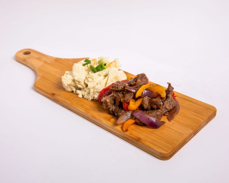PEPPER STEAK WITH POTATOES