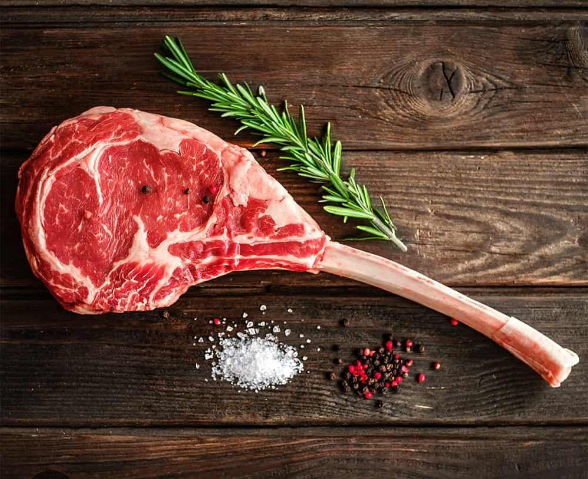 TOMAHAWK STEAK