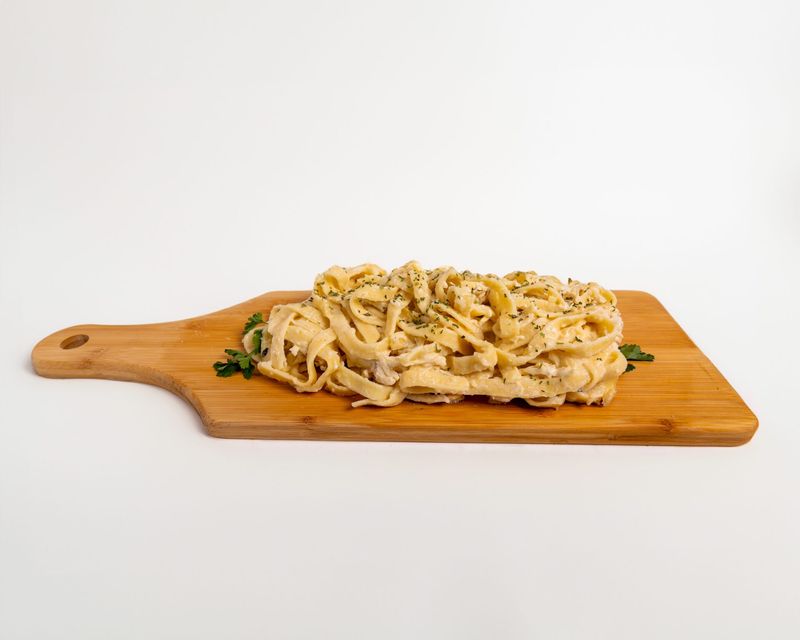 CHICKEN FETTUCCINE