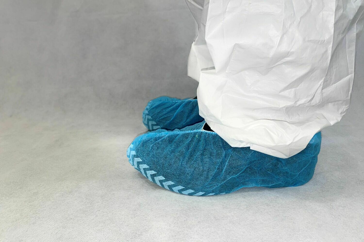 Polypropylene Blue Disposable Anti-skid Shoe Covers (ISO Class 9+) x 100