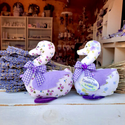 Cigno o papera imbottiti di lavanda