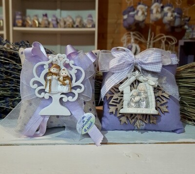 Cuscinetti pieni di lavanda con presepe