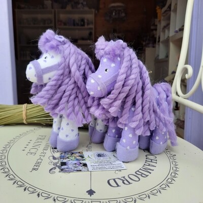 Cavallo in stoffa ripieno di lavanda