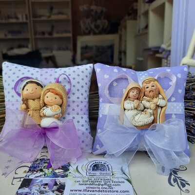 Cuscinetti pieni di lavanda con natività