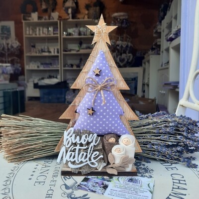 Alberello pieno di lavanda con profilo in legno,natività e lucine, cm 21