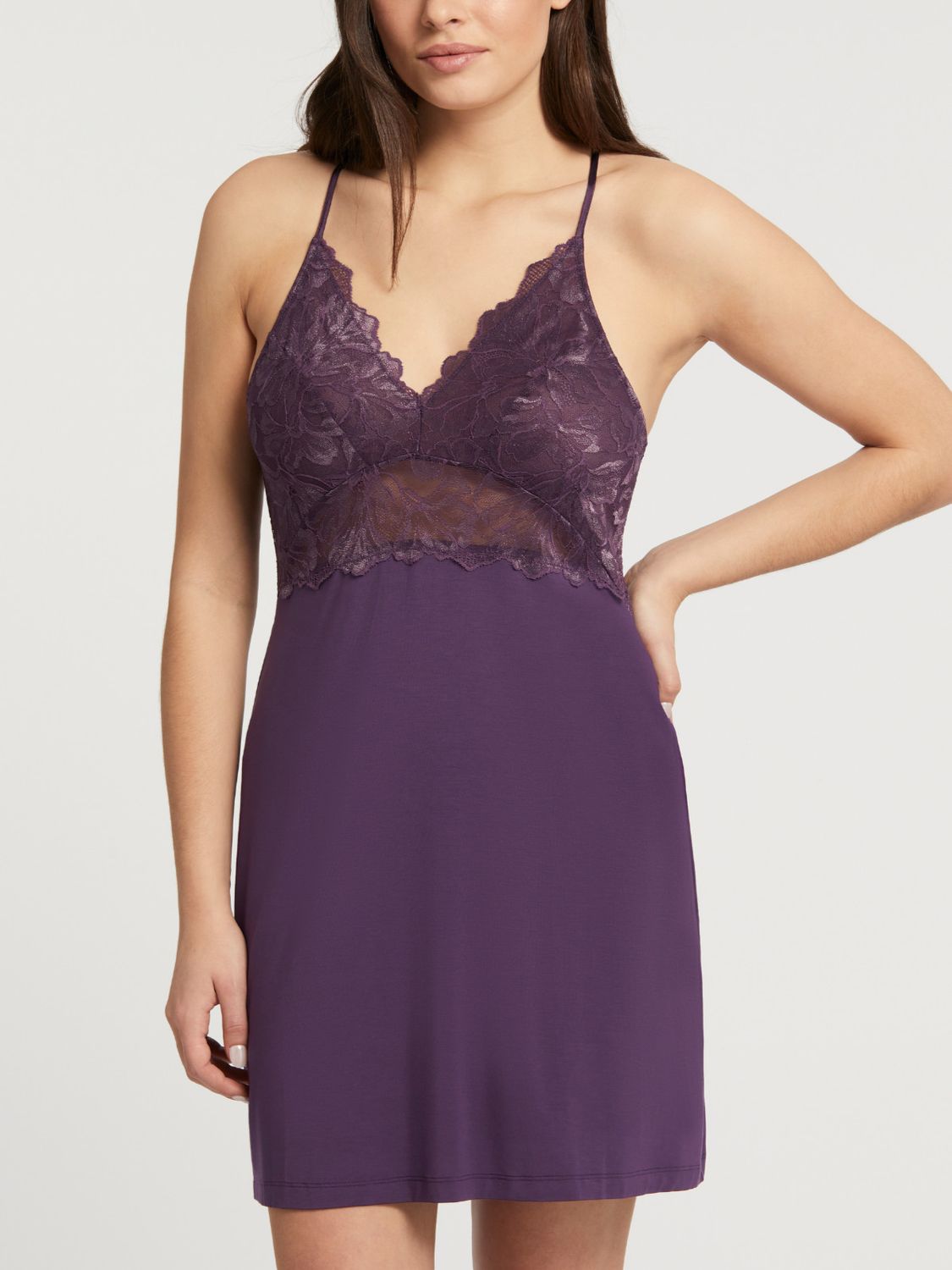 FRT6039 Luxe Lace Bust Chemise