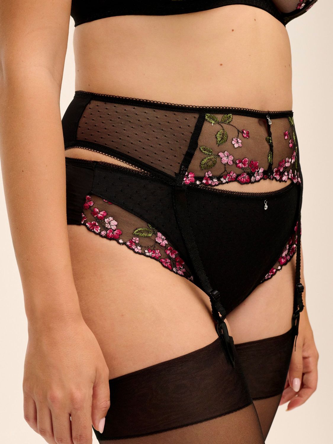 FAN104291 Eliyse Suspender Belt, Color: Black, Size: Small