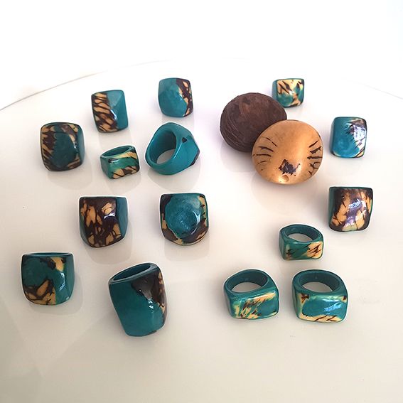 anillos turquesa de tagua con corteza