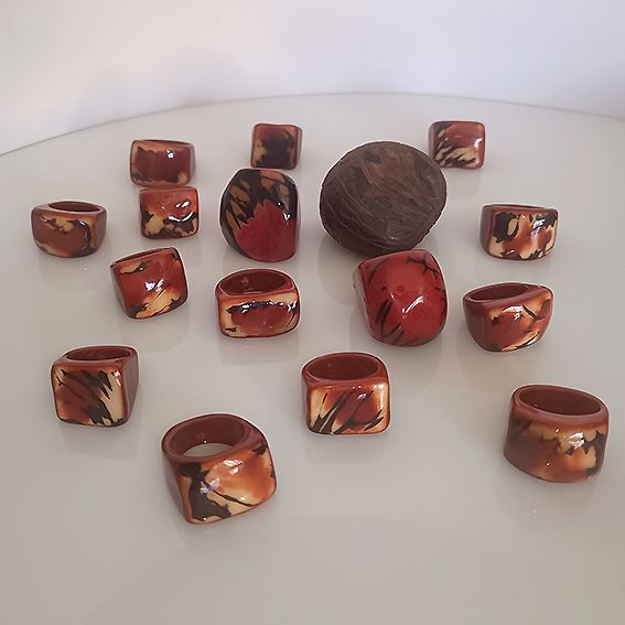 anillos de tagua tierra roja con monte