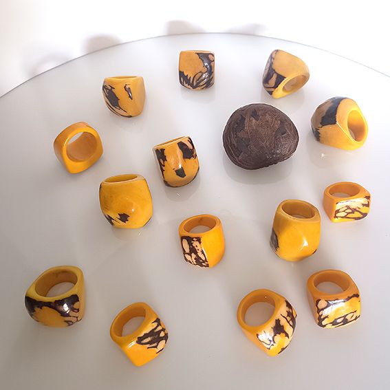 anillos tagua amarillo con corteza