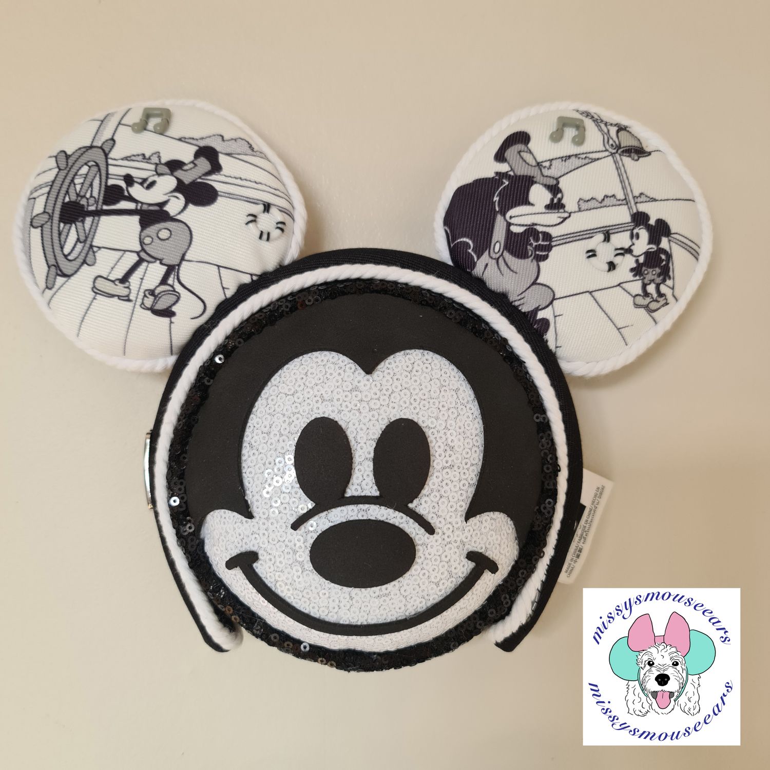 Cartoon Smile Wall Popper
