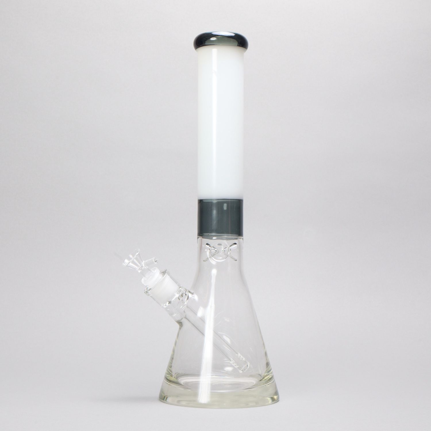 White Beaker Waterpipe (Online)