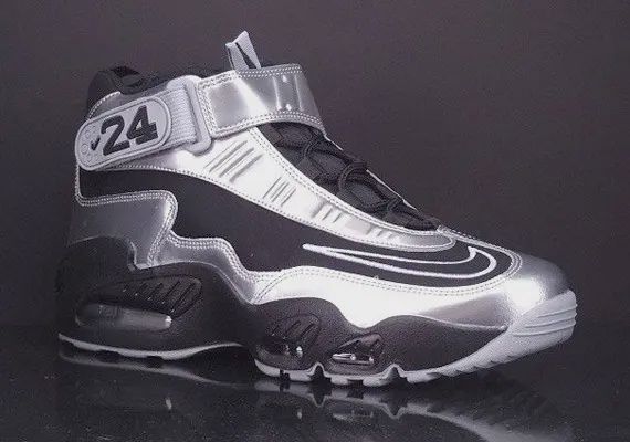 Nike Air Griffey Max 1 &quot;Metallic Silver&quot;