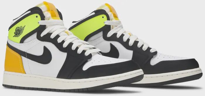 Air Jordan 1 Retro High GS &quot;White Black Volt University Gold&quot;
