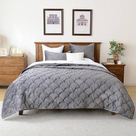 HORIMOTE HOME Velvet Quilt Set King Size, Grey Luxury Velvet Comforter Set 3 Pieces Soft Warm Bedding Set Coverlet with 2 Shams, Geometric Pattern Quilted Bedspread for All Season