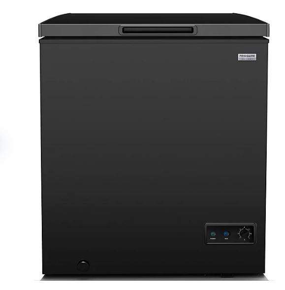 5-cu ft Garage Ready Chest Freezer FGFRF5009-BLACK scratch and dent