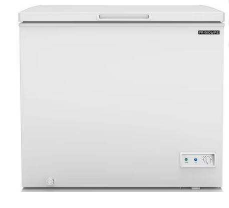 Frigidaire 7.0 Cu. ft. Chest Freezer, EFRF7003, White scratch and dent