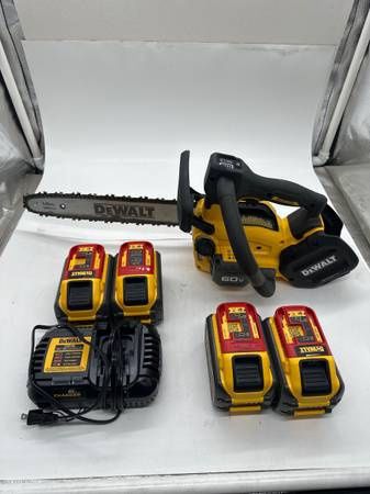 FLEXVOLT 60V MAX 14 in. Top Handle ChainSaw 4 9ah Batteries