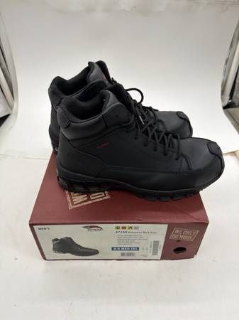 Size 9.5 Men's Avenger 6" Composite Toe WP Metal Free Work Boot