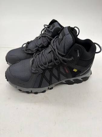 Size 8.5W Mens Reebok Trailgrip Work, featuring active traction