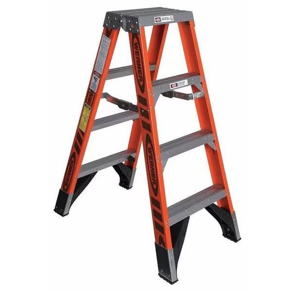Werner 4 ft. Fiberglass Twin Stepladder 375lbs rating t7404