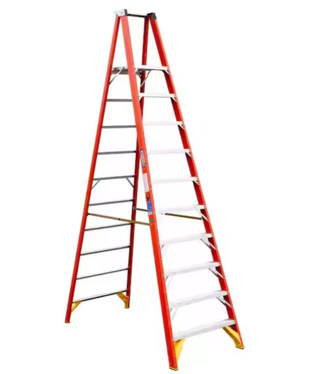 Werner 10 ft. Fiberglass Platform Ladder (16 ft. Reach Height) with 300 lb. Load Capacity Type IA Duty Rating  p6210 damaged