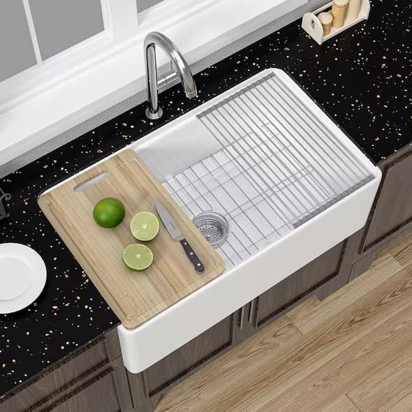Miuara Farmhouse Apron Front 31-in x 18-in Single Bowl White Farm Style Fireclay Workstation Kitchen Sink Reversible with Cutting Board (Total 4 Accessories Included) MH-311810W-W