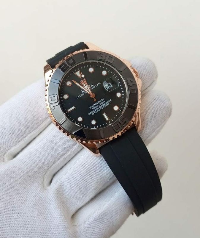 ROLEX SUBMARINER ⌚